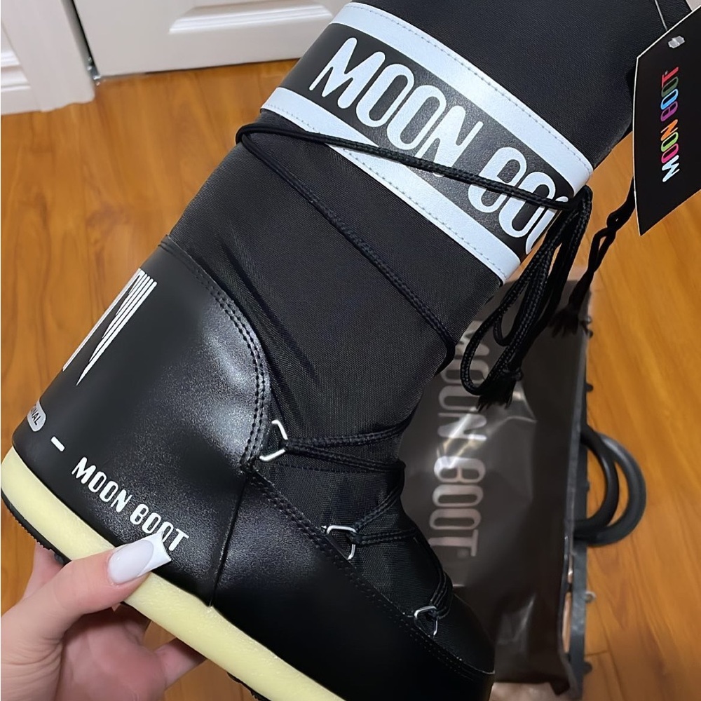 ORIGINAL MOONBOOTS